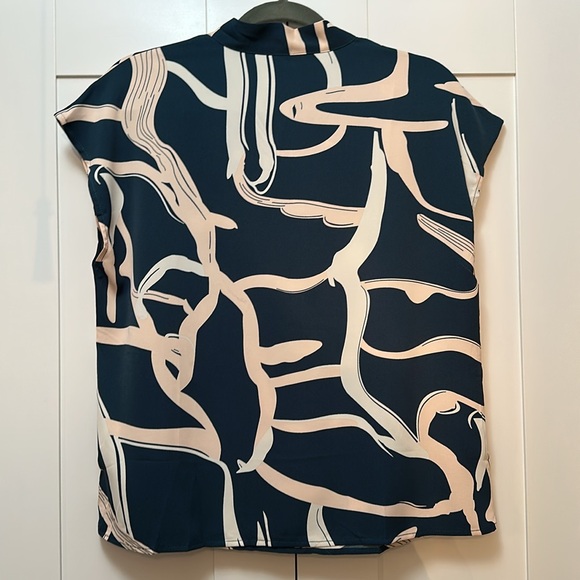 Navy Cream & Beige Abstract Print Women's Top Sz MED NEW! - Picture 3 of 4
